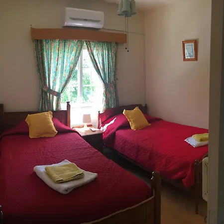 Cozy Holiday Flat In Near Foinikoudes شقة *