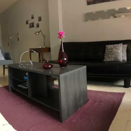 شقة Cozy Holiday Flat In Near Foinikoudes *